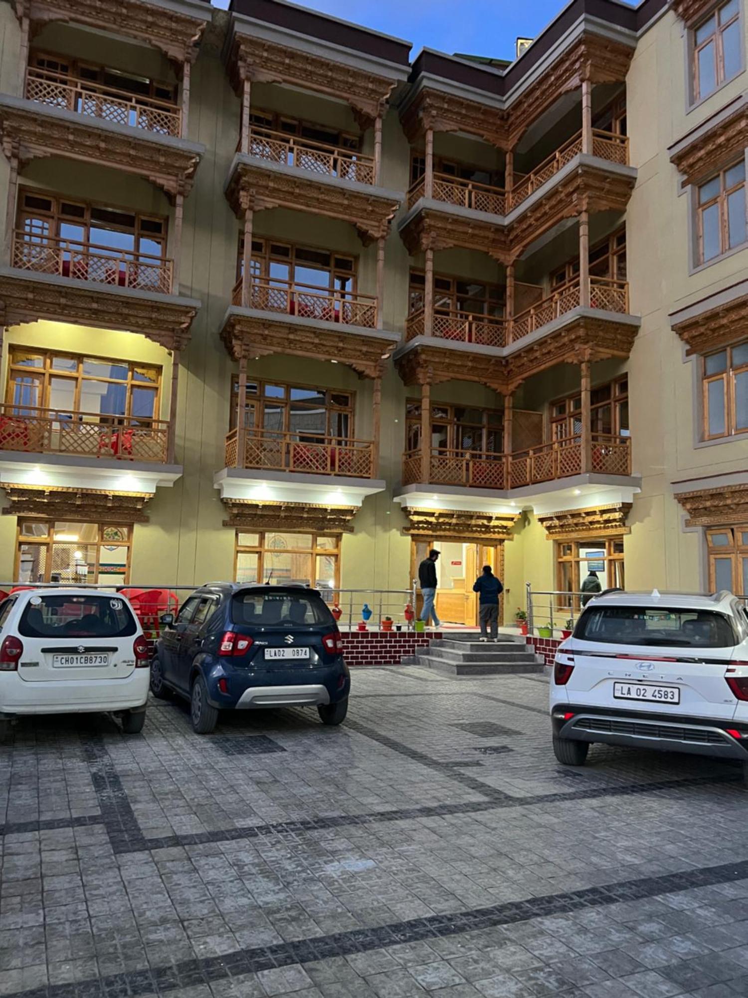 The Nangsay Hotel Лех Экстерьер фото